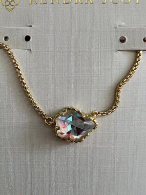 Kendra Scott necklace